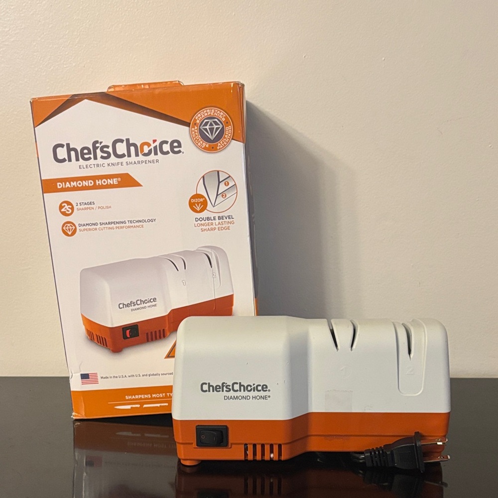 Chef’s Choice D202 Diamond Hone Electric Knife Sharpener -‎ White and Orange